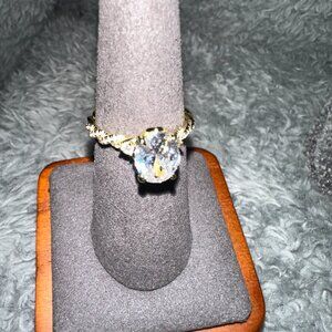 oval cz and goldtone metal braided wedding ring sz 7